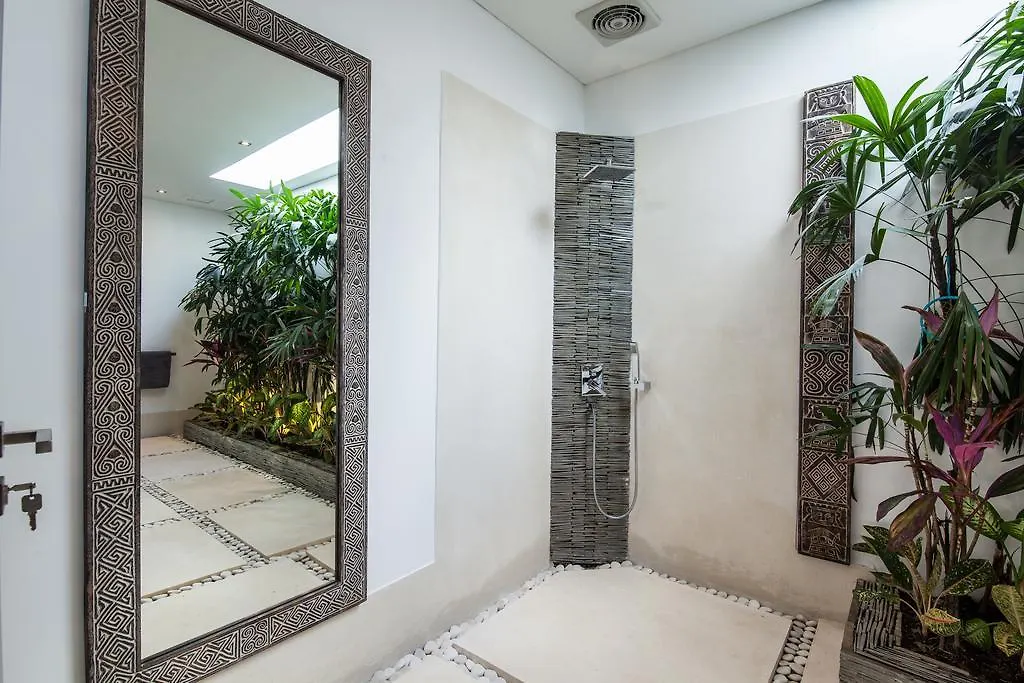 Villa Papiya Seminyak Indonesien